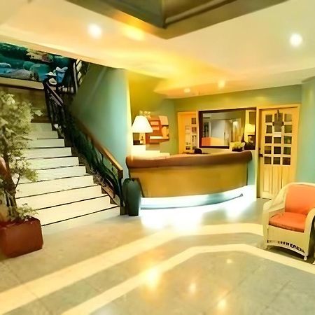 Richmond Plaza Hotel Tabok Extérieur photo