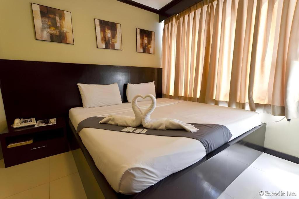 Richmond Plaza Hotel Tabok Extérieur photo